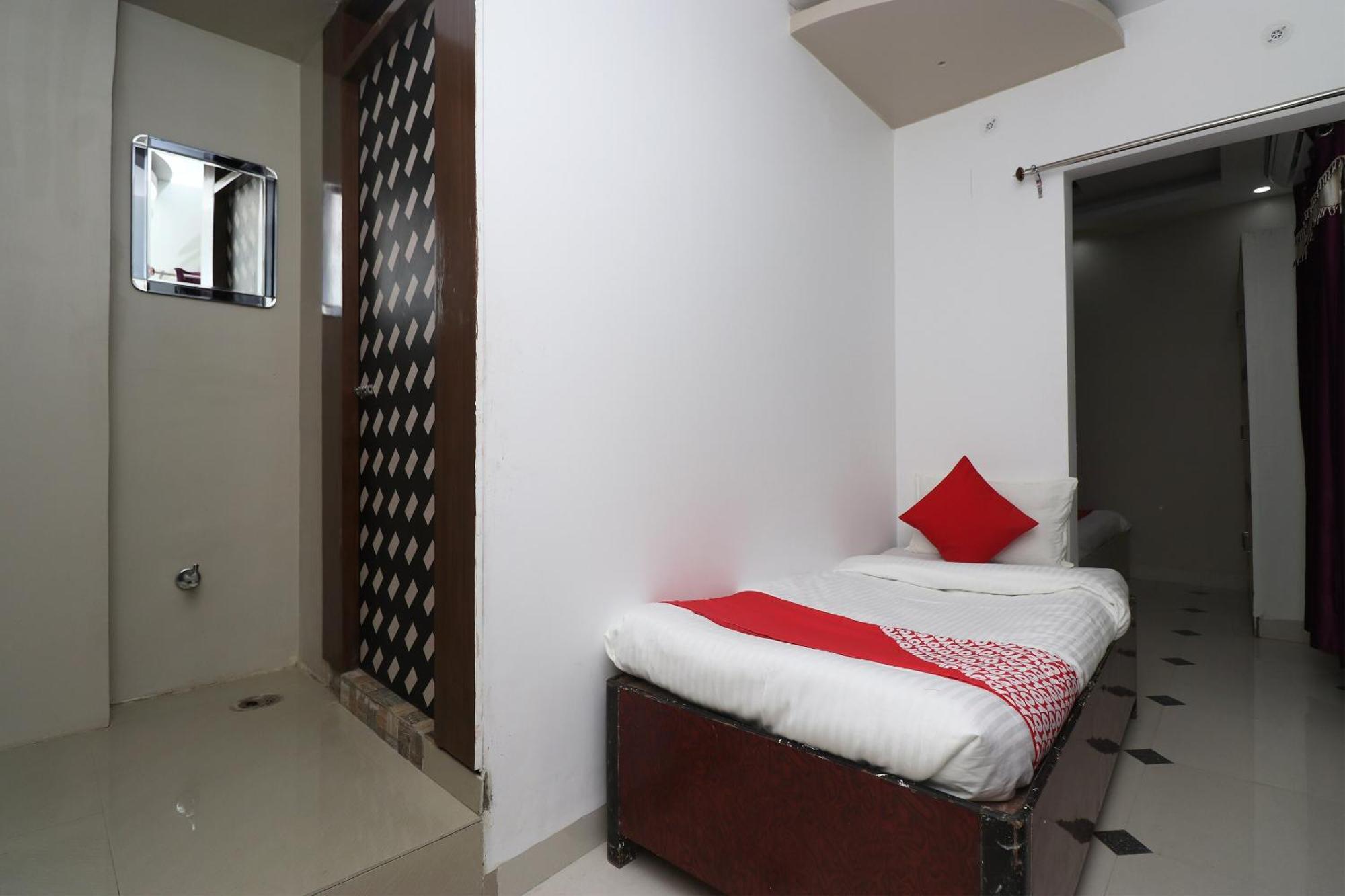 Hotel O Swastik Resort Colonelganj Exteriér fotografie